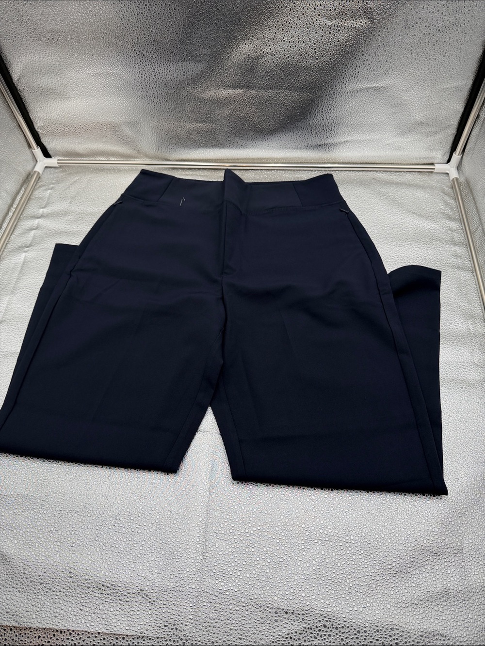 Brand new Kirkland ladies’ ankle pant- Navy-M(no tag)